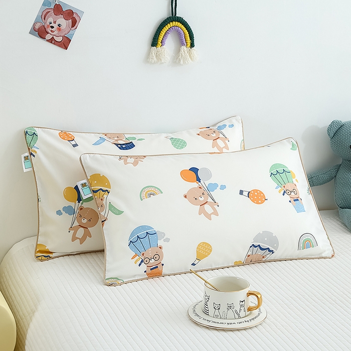 91家纺网 家纺一手货源 找家纺 良佐生活 2023新款60支全棉贡缎卡通信封款枕套 告白气球