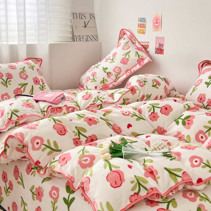 91家纺网 家纺一手货源 找家纺 懒猫家纺 2024新款【包边款印花】牛奶绒四件套 奇妙花海