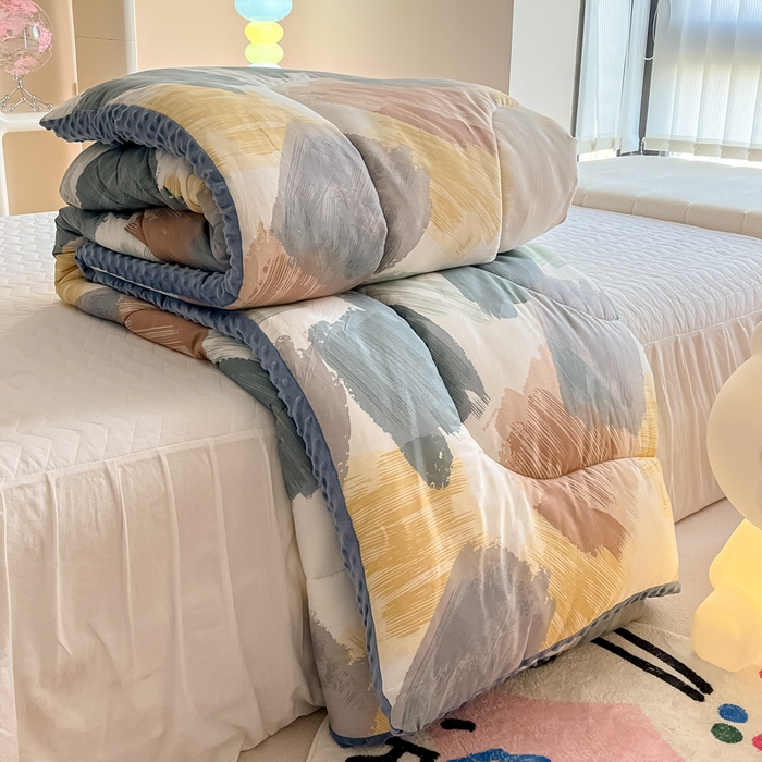 91家纺网 家纺一手货源 找家纺 简宜家居  2023新款全棉安抚豆豆绒被冬被春秋被 艺术家