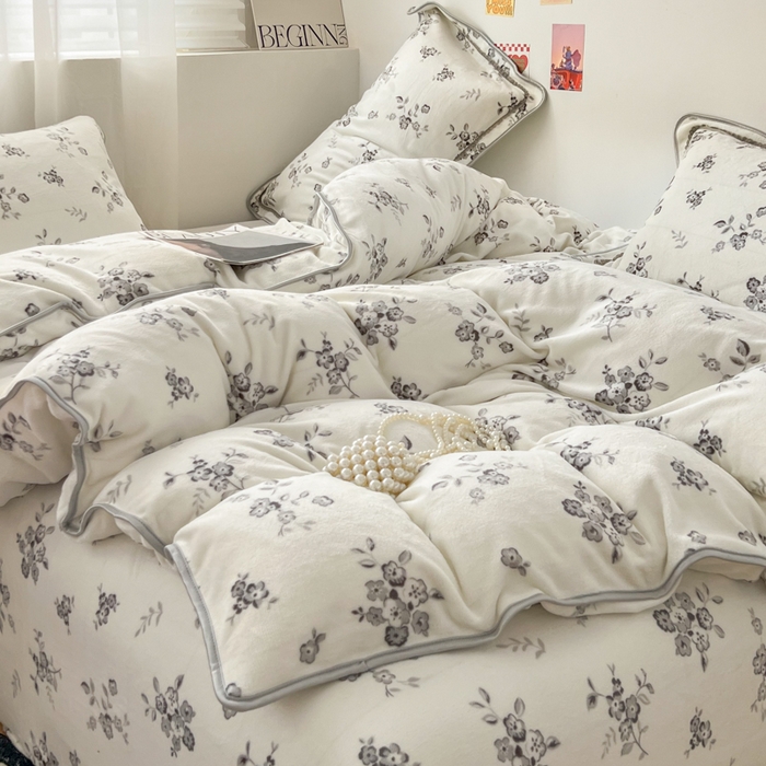 91家纺网 家纺一手货源 找家纺 懒猫家纺 2024新款【包边款印花】牛奶绒四件套 清浅时光