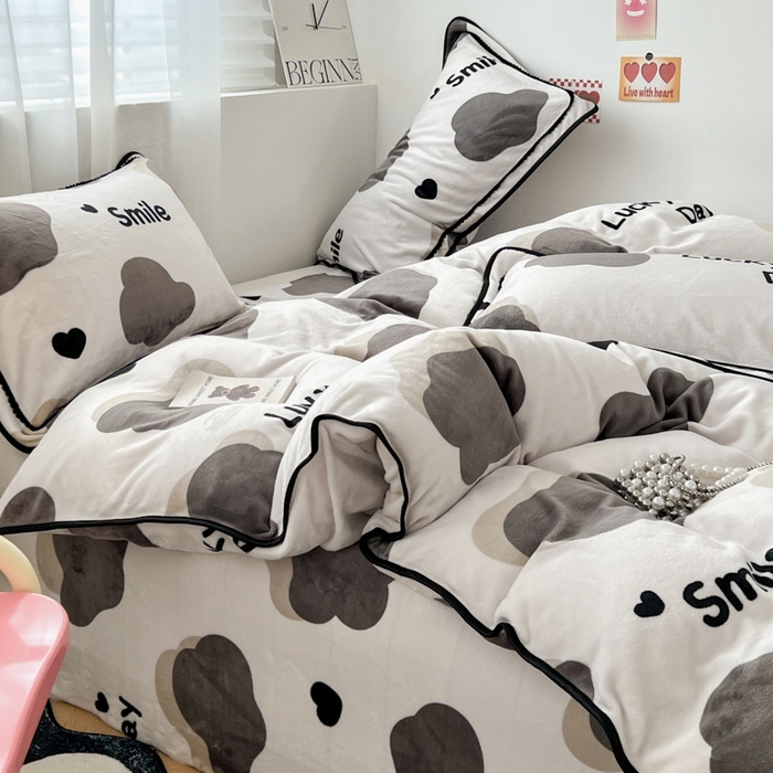 91家纺网 家纺一手货源 找家纺 懒猫家纺 2024新款【包边款印花】牛奶绒四件套 牛奶气泡