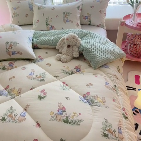 91家纺网 家纺一手货源 找家纺 简宜家居  2023新款全棉安抚豆豆绒被冬被春秋被 花园兔