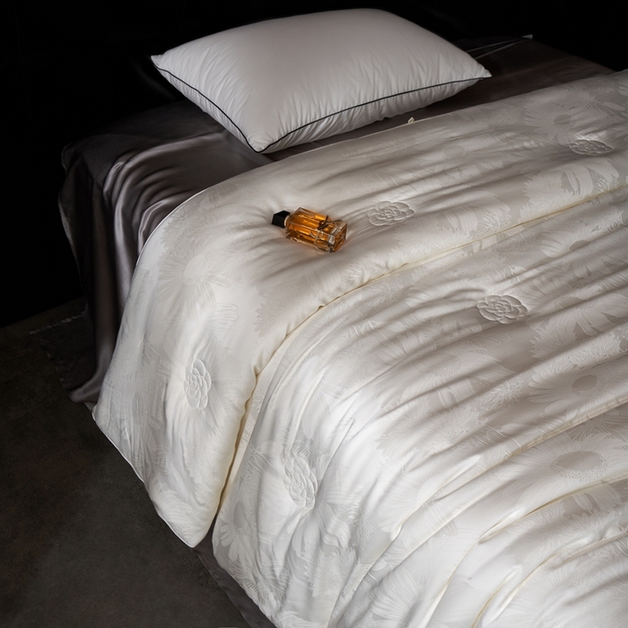 91家纺网 家纺一手货源 找家纺 （总）朴罗 （ 原岚图） 2023新款臻品蚕丝羊绒被