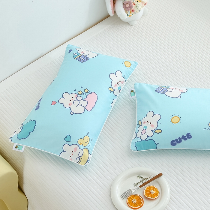 91家纺网 家纺一手货源 找家纺 良佐生活 2023新款60支全棉贡缎卡通信封款枕套 贝塔蓝