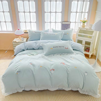 91家纺网 家纺一手货源 找家纺 梧桐家居 2023新款全棉磨毛刺绣四件套-糖果小猫 蓝