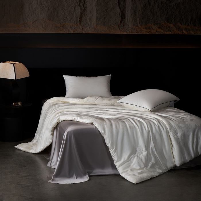 91家纺网 家纺一手货源 找家纺 （总）朴罗 （ 原岚图） 2023新款臻品蚕丝羊绒被