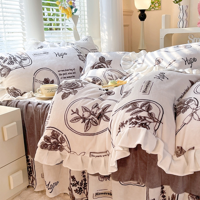 91家纺网 家纺一手货源 找家纺 金盛皇朝家纺 2023高克重牛奶绒韩版花边床裙款四件套 法式浪漫