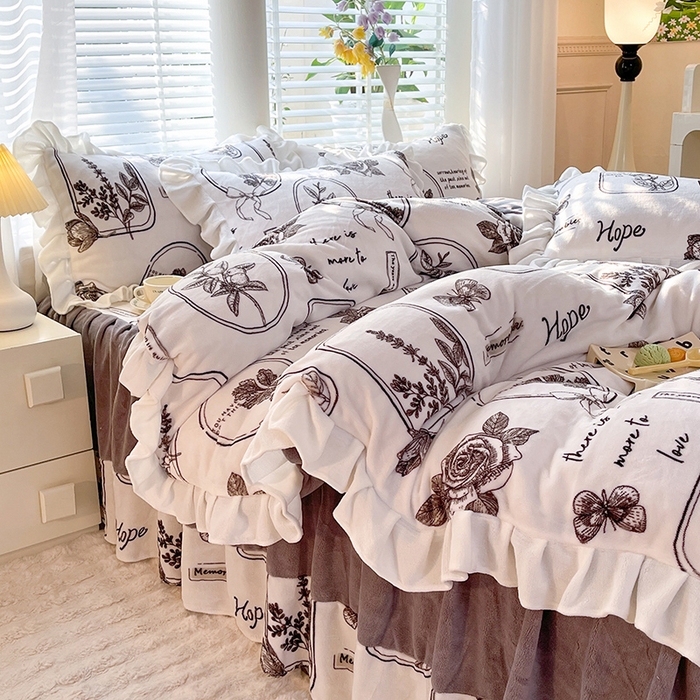 91家纺网 家纺一手货源 找家纺 金盛皇朝家纺 2023高克重牛奶绒韩版花边床裙款四件套 法式浪漫