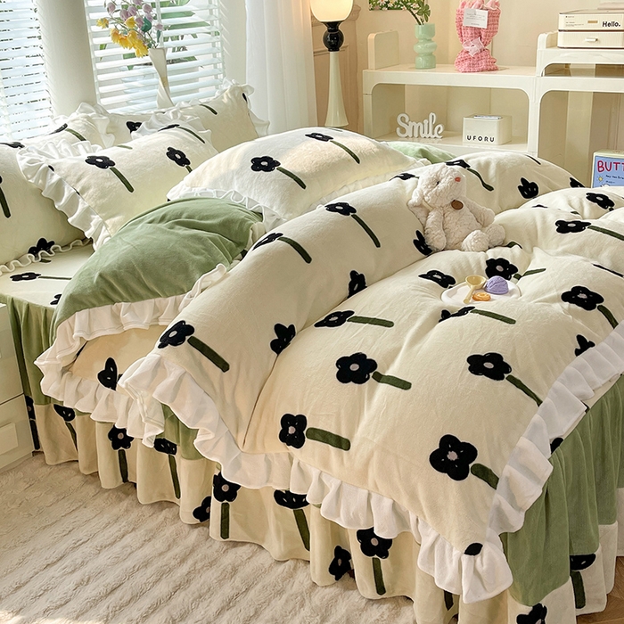 91家纺网 家纺一手货源 找家纺 金盛皇朝家纺 2023高克重牛奶绒韩版花边床裙款四件套 森系梦境