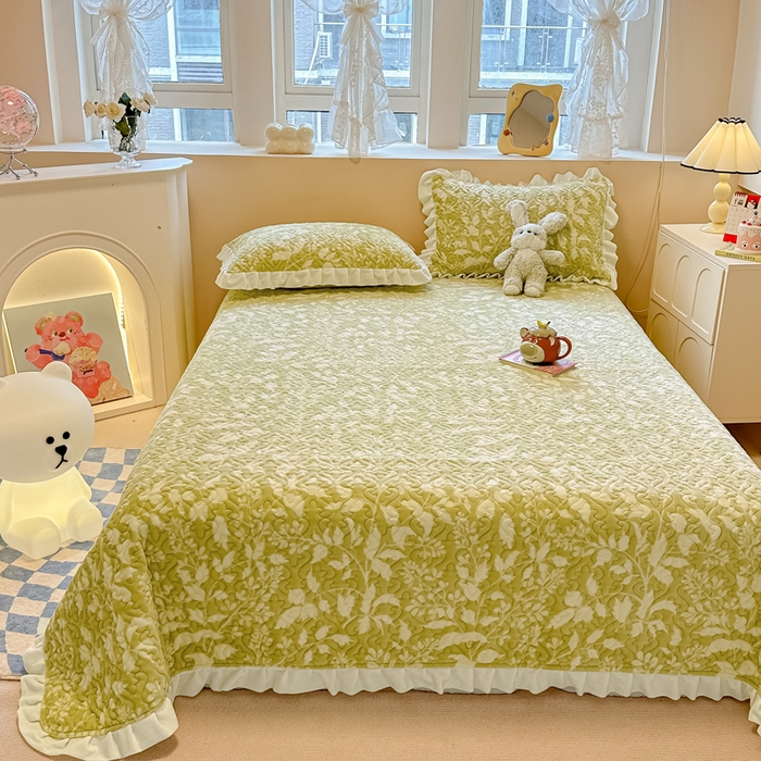 91家纺网 家纺一手货源 找家纺 （总）简宜家居（朝初家纺）2023新款牛奶绒夹棉床盖