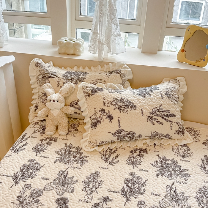 91家纺网 家纺一手货源 找家纺 简宜家居（朝初家纺）2023新款牛奶绒夹棉床盖 秋棠