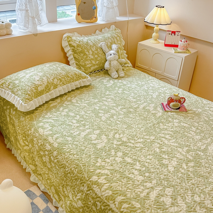 91家纺网 家纺一手货源 找家纺 （总）简宜家居（朝初家纺）2023新款牛奶绒夹棉床盖