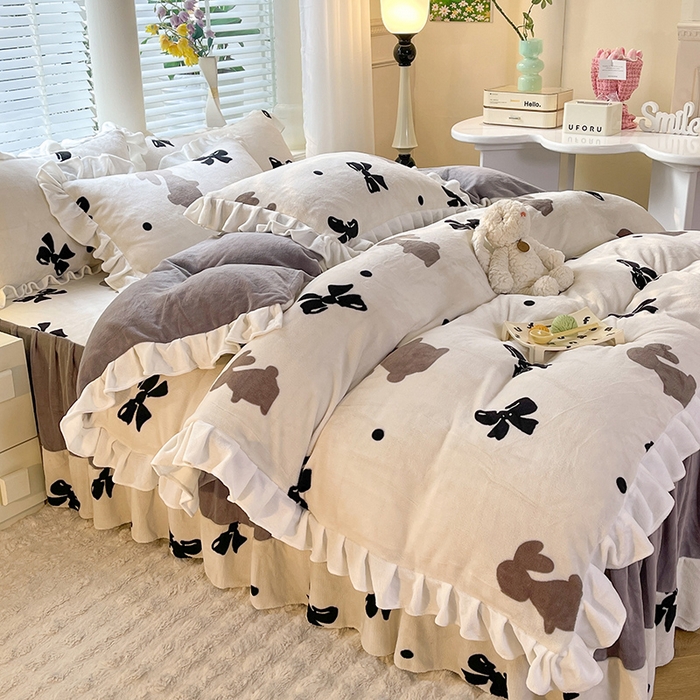 91家纺网 家纺一手货源 找家纺 金盛皇朝家纺 2023高克重牛奶绒韩版花边床裙款四件套 蝴蝶兔