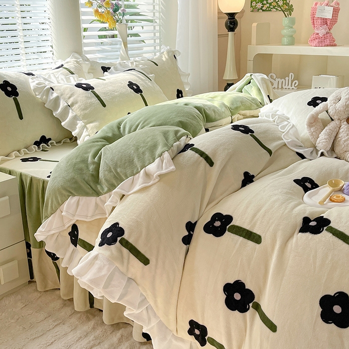 91家纺网 家纺一手货源 找家纺 金盛皇朝家纺 2023高克重牛奶绒韩版花边床裙款四件套 森系梦境