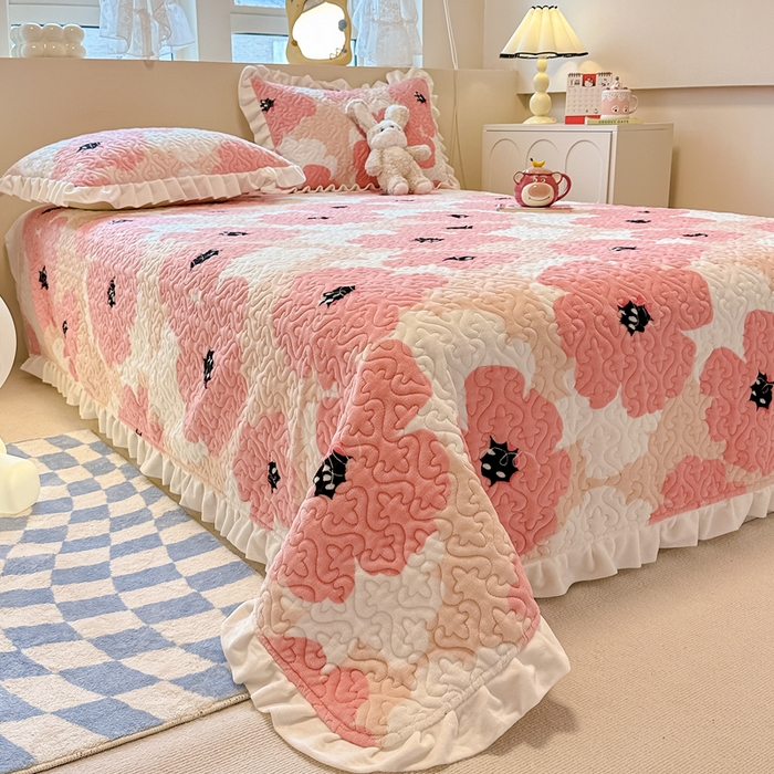 91家纺网 家纺一手货源 找家纺 简宜家居（朝初家纺）2023新款牛奶绒夹棉床盖 蜜爱