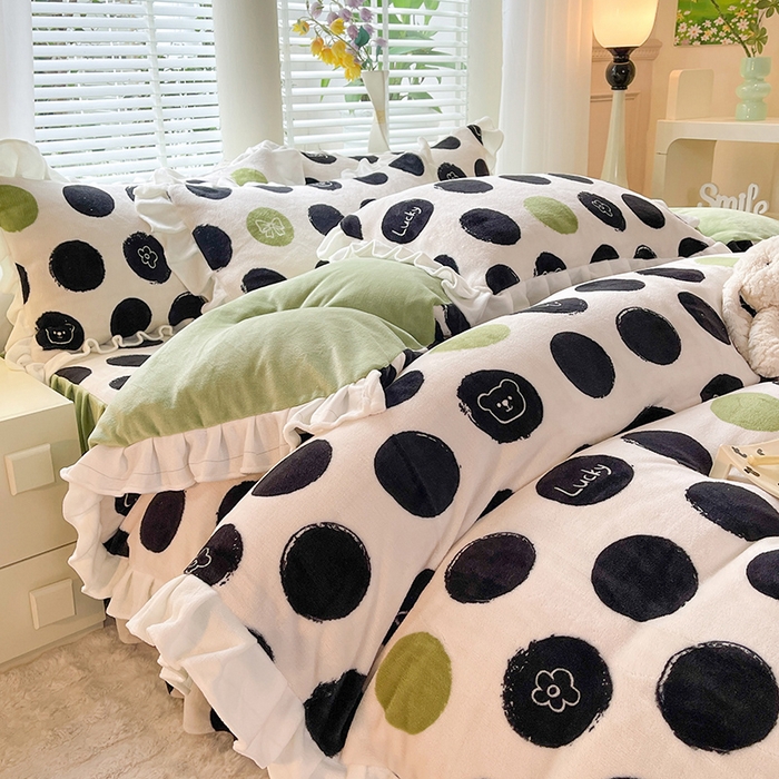 91家纺网 家纺一手货源 找家纺 金盛皇朝家纺 2023高克重牛奶绒韩版花边床裙款四件套 幸运熊熊