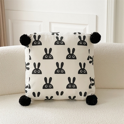 91家纺网 家纺一手货源 找家纺 （总）918拾朵家居 新款眼睛兔立体坐垫＋黑白球球抱枕