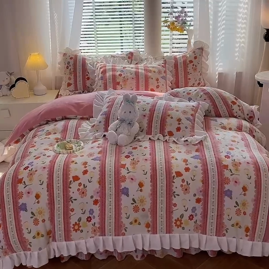 91家纺网 家纺一手货源 找家纺 金盛皇朝家纺 2023高克重牛奶绒韩版花边床裙款四件套 盛世花颜