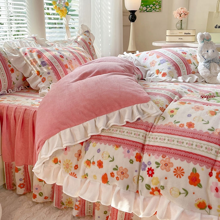 91家纺网 家纺一手货源 找家纺 金盛皇朝家纺 2023高克重牛奶绒韩版花边床裙款四件套 盛世花颜