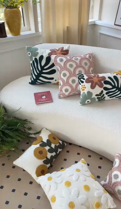 91家纺网 家纺一手货源 找家纺 918拾朵家居 2023新款田园风圈绒刺绣抱枕 珊瑚草(长）