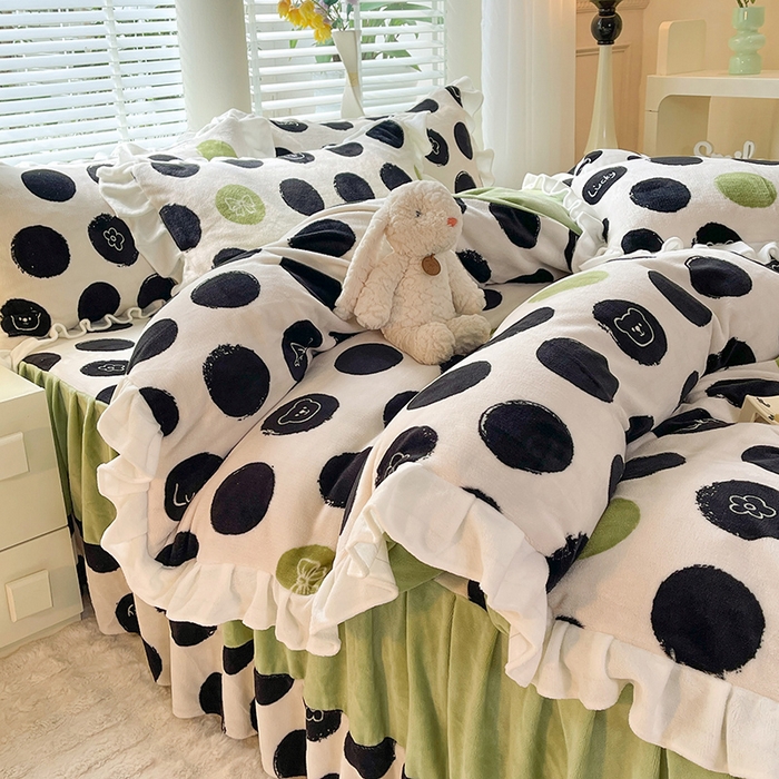 91家纺网 家纺一手货源 找家纺 金盛皇朝家纺 2023高克重牛奶绒韩版花边床裙款四件套 幸运熊熊