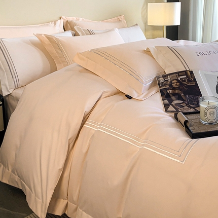 91家纺网 家纺一手货源 找家纺 爱妮菲A类母婴级全棉加厚磨毛四件套纯棉酒店风床笠刺绣床上用品-卡芙尔 卡芙尔-白桃