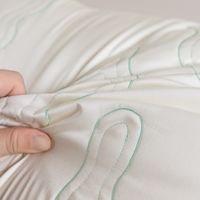 91家纺网 家纺一手货源 找家纺 （总）歌历斯家纺 2023新款海藻热绒棉立体枕头枕芯