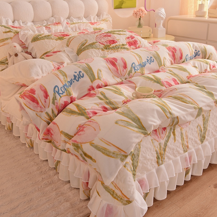 91家纺网 家纺一手货源 找家纺 （总）金盛皇朝家纺 2023款高克重牛奶绒双层花边床盖单件三件四件套