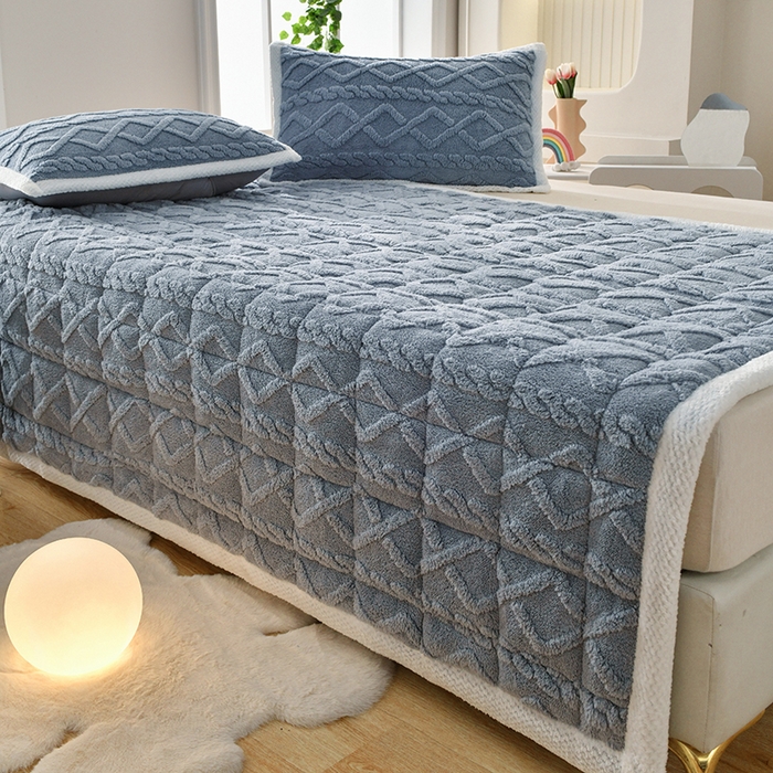 91家纺网 家纺一手货源 找家纺 梦初语 2023新款塔芙绒夹棉床垫 浅灰