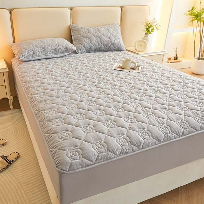 91家纺网 家纺一手货源 找家纺 小萌虎 2023新款防水夹棉床笠 方格花灰