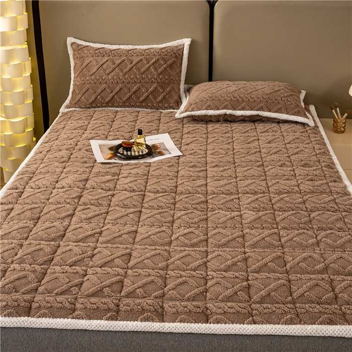 91家纺网 家纺一手货源 找家纺 正邦家纺 2024新款牛奶绒提花保暖塔芙蓉床垫 卡其