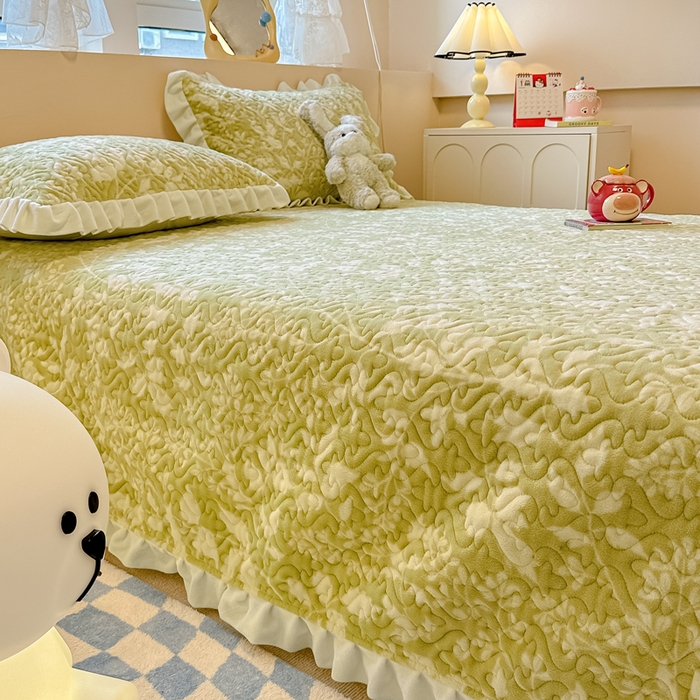 91家纺网 家纺一手货源 找家纺 （总）简宜家居（朝初家纺）2023新款牛奶绒夹棉床盖