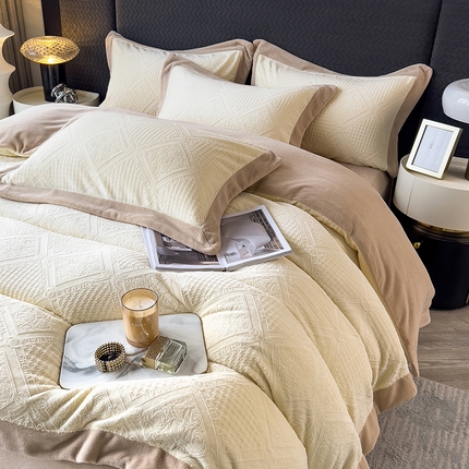 91家纺网 家纺一手货源 找家纺 （总）宜代光年 2023新款雕花拼角款牛奶绒系列四件套