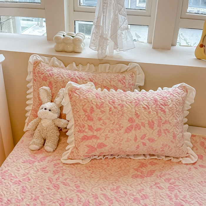 91家纺网 家纺一手货源 找家纺 简宜家居（朝初家纺）2023新款牛奶绒夹棉床盖 觅棠