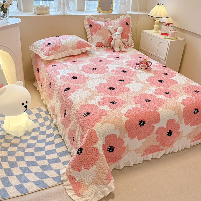 91家纺网 家纺一手货源 找家纺 简宜家居（朝初家纺）2023新款牛奶绒夹棉床盖 蜜爱