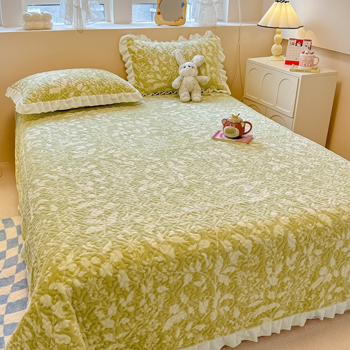 91家纺网 家纺一手货源 找家纺 （总）简宜家居（朝初家纺）2023新款牛奶绒夹棉床盖