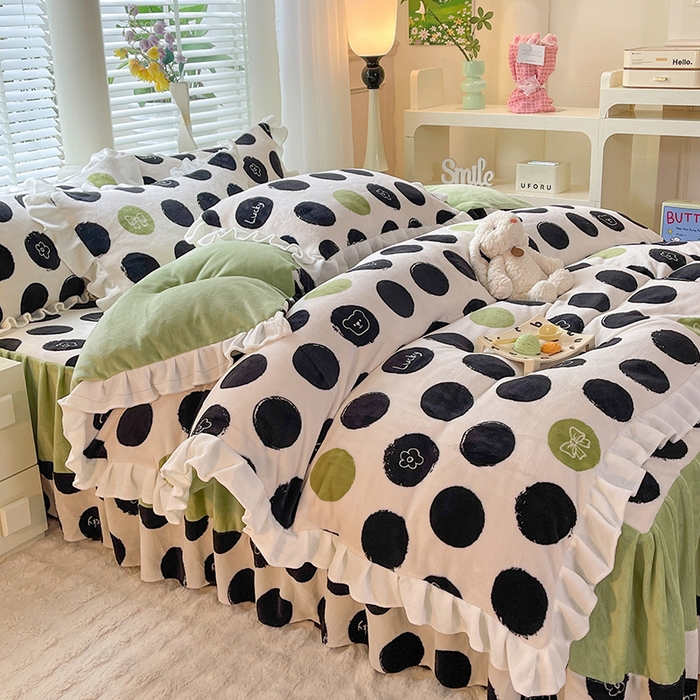 91家纺网 家纺一手货源 找家纺 金盛皇朝家纺 2023高克重牛奶绒韩版花边床裙款四件套 幸运熊熊