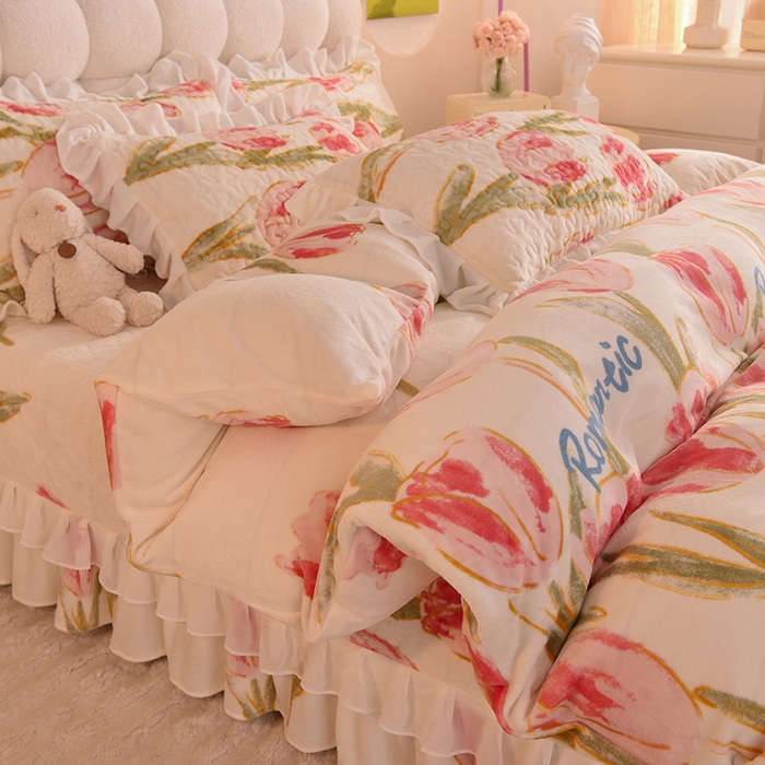 91家纺网 家纺一手货源 找家纺 （总）金盛皇朝家纺 2023款高克重牛奶绒双层花边床盖单件三件四件套