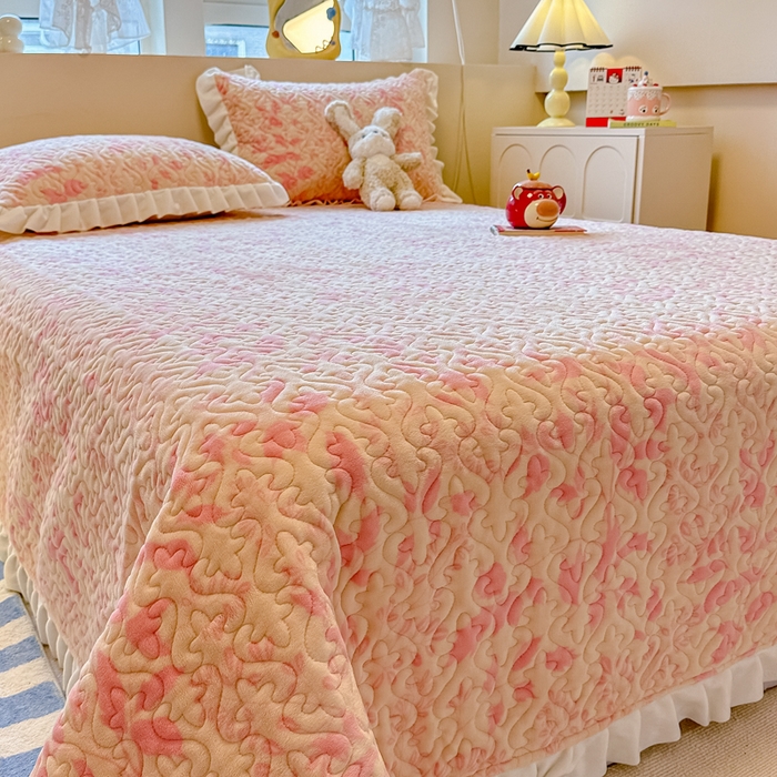 91家纺网 家纺一手货源 找家纺 简宜家居（朝初家纺）2023新款牛奶绒夹棉床盖 觅棠