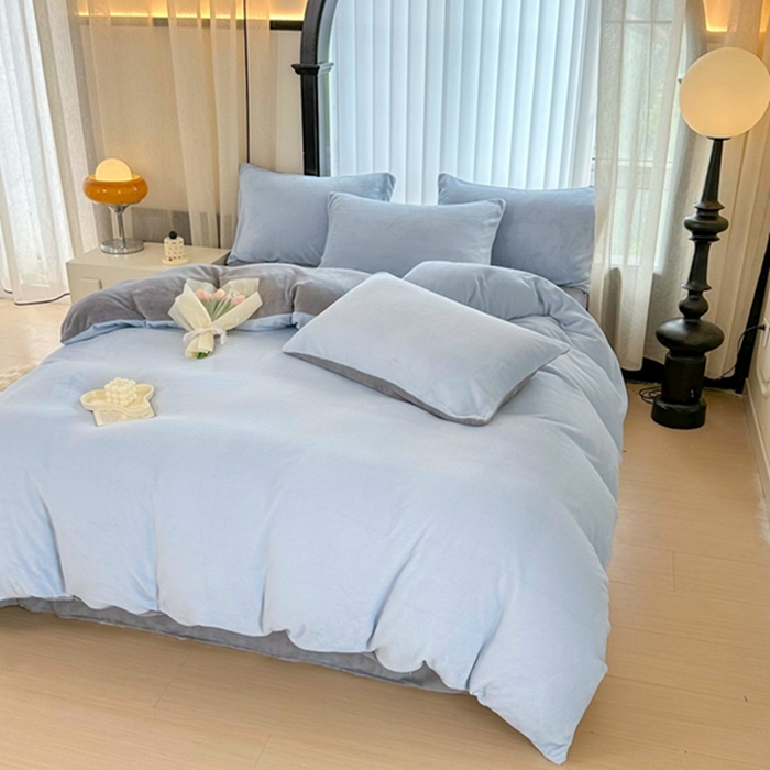 91家纺网 家纺一手货源 找家纺 迷仙巢家纺 2023新款双拼牛奶绒四件套 天空蓝加灰