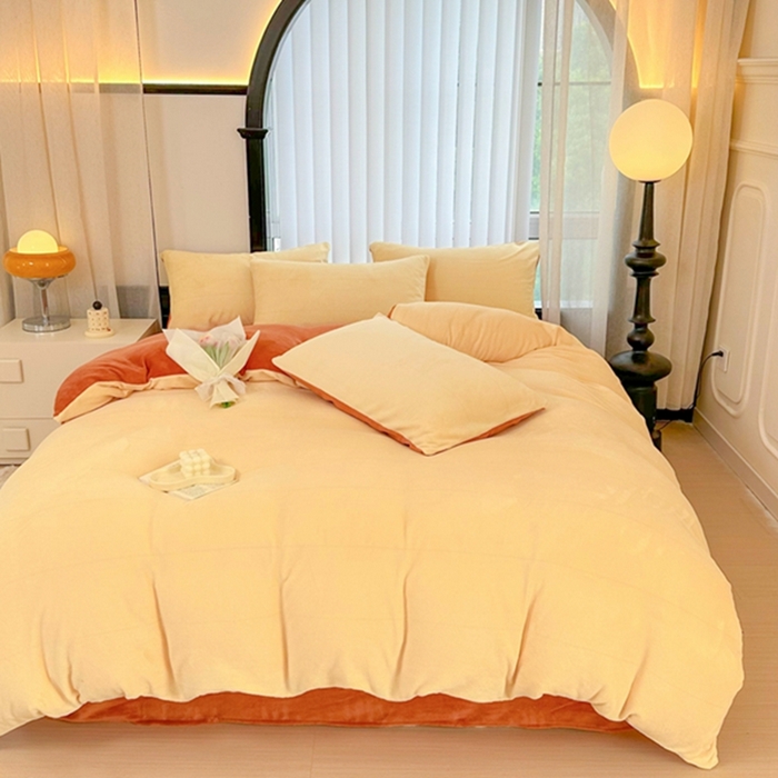 91家纺网 家纺一手货源 找家纺 迷仙巢家纺 2023新款双拼牛奶绒四件套 奶油黄加焦糖