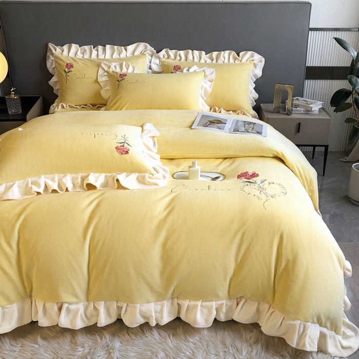 91家纺网 家纺一手货源 找家纺 7V 2024新款韩版花边牛奶绒刺绣四件套8斤多加厚牛奶绒面料法兰绒宝宝绒 偏爱-嫩黄