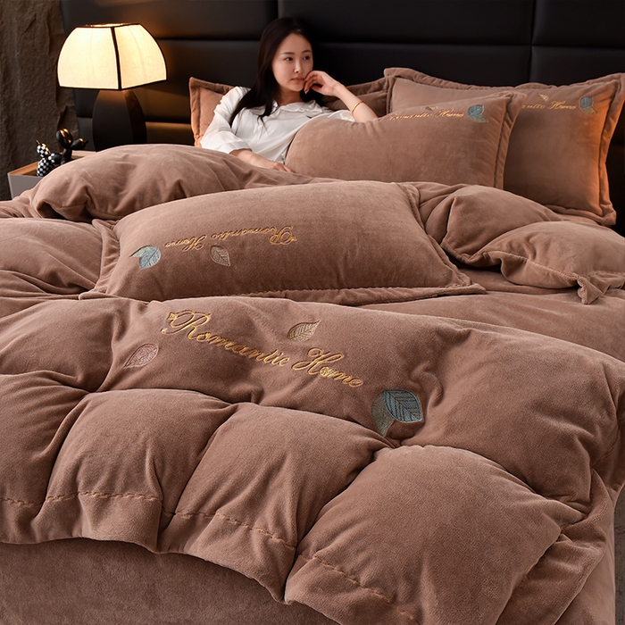 91家纺网 家纺一手货源 找家纺 瑞驰家纺 2023新款A类达标加厚保暖婴儿绒四件套 艾丽莎系列 艾丽莎-卡其