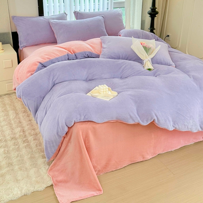 91家纺网 家纺一手货源 找家纺 迷仙巢家纺 2023新款双拼牛奶绒四件套 浅紫加玉