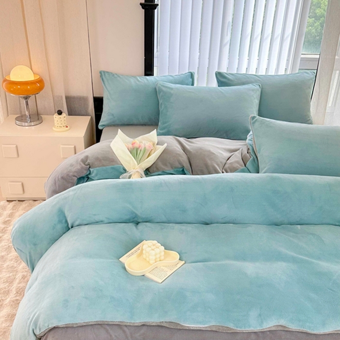 91家纺网 家纺一手货源 找家纺 迷仙巢家纺 2023新款双拼牛奶绒四件套 浅绿灰