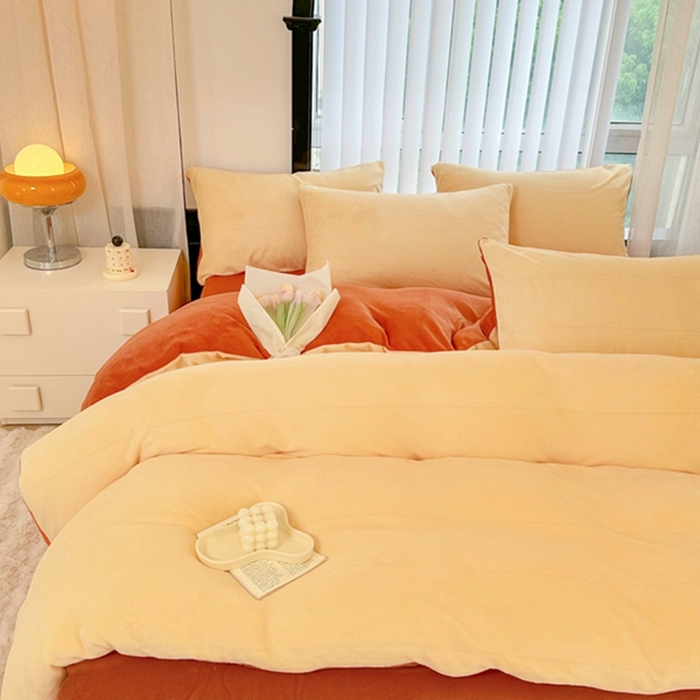 91家纺网 家纺一手货源 找家纺 迷仙巢家纺 2023新款双拼牛奶绒四件套 奶油黄加焦糖