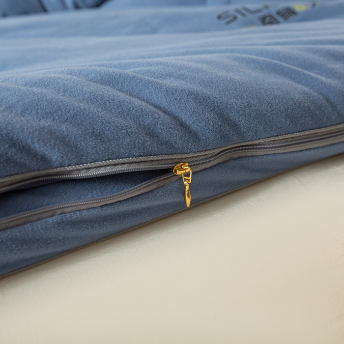 91家纺网 家纺一手货源 找家纺 被靠被 2023新款火山绒李官奇填充大豆被子母被春秋被芯冬被子 蓝青