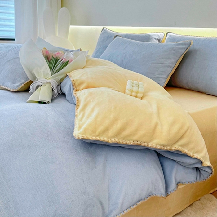 91家纺网 家纺一手货源 找家纺 迷仙巢家纺 2023新款贝壳绒四件套 天空蓝加奶油黄