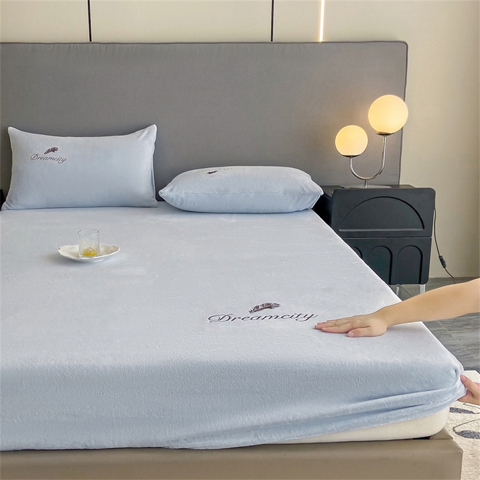 91家纺网 家纺一手货源 找家纺 古吉梦 2023新款牛奶绒刺绣床笠-羽梦 羽梦-星辰灰