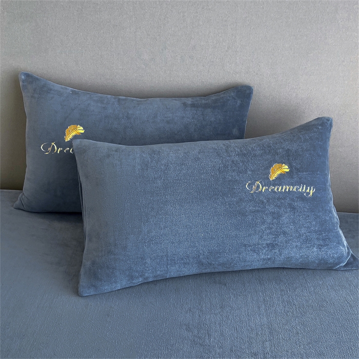 91家纺网 家纺一手货源 找家纺 古吉梦 2023新款牛奶绒刺绣床笠-羽梦 羽梦-宝石蓝